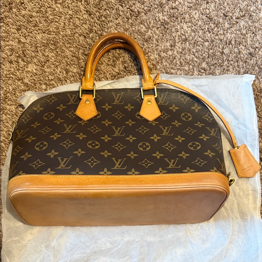 Authentic LOUIS VUITTON Alma Monogram Hand Bag Purse 10